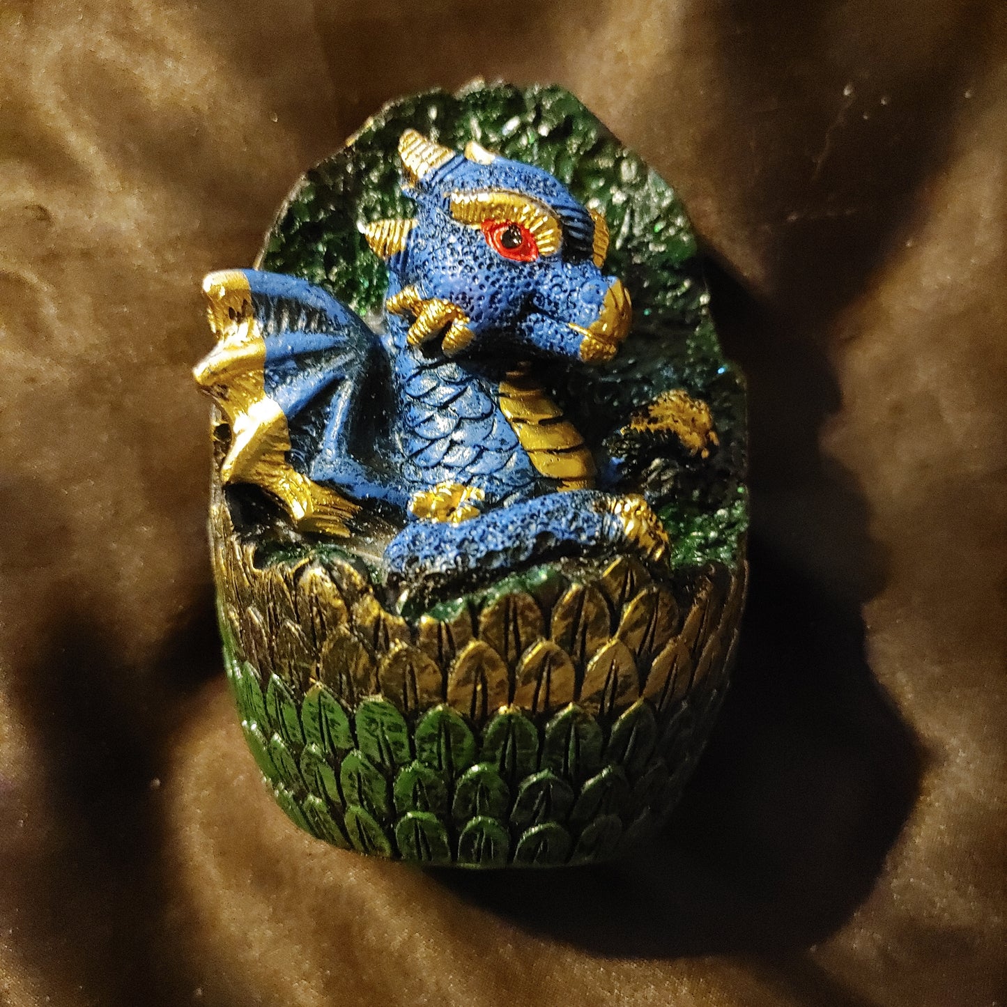 Dragon Hatchlings Relaxing in Egg